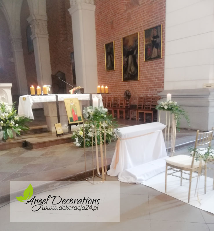 dekoracje-oltarz-kwiaty-AgnelDecorations-wypozyczalnia-dekoracji-krakow